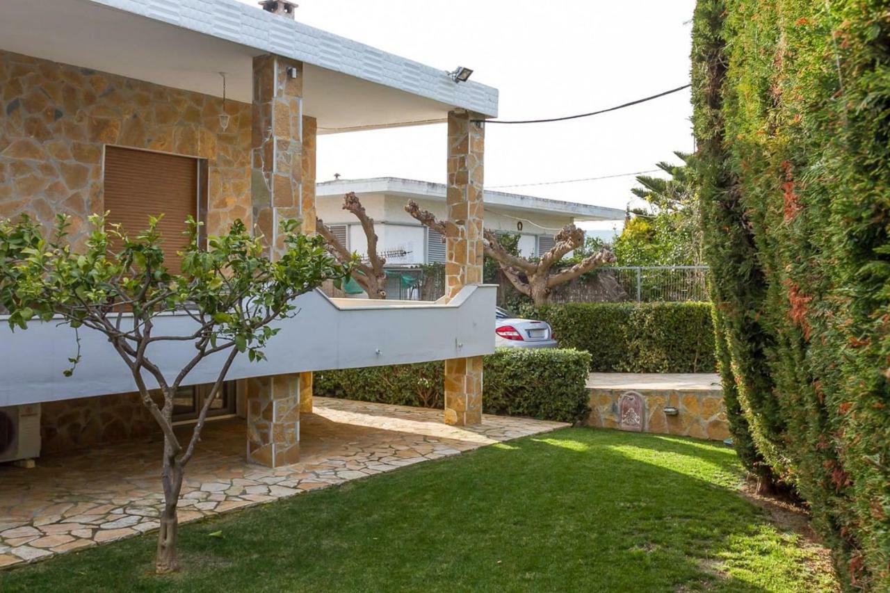 Spacious Home With Garden In Marathonas Exterior photo